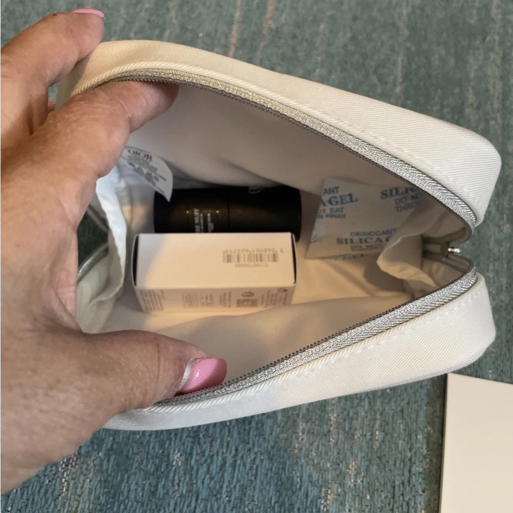 DIOR White / Ivory Denim Cosmetic Case With Ambre Nuit And Jadore Brush - Picture 14 of 16